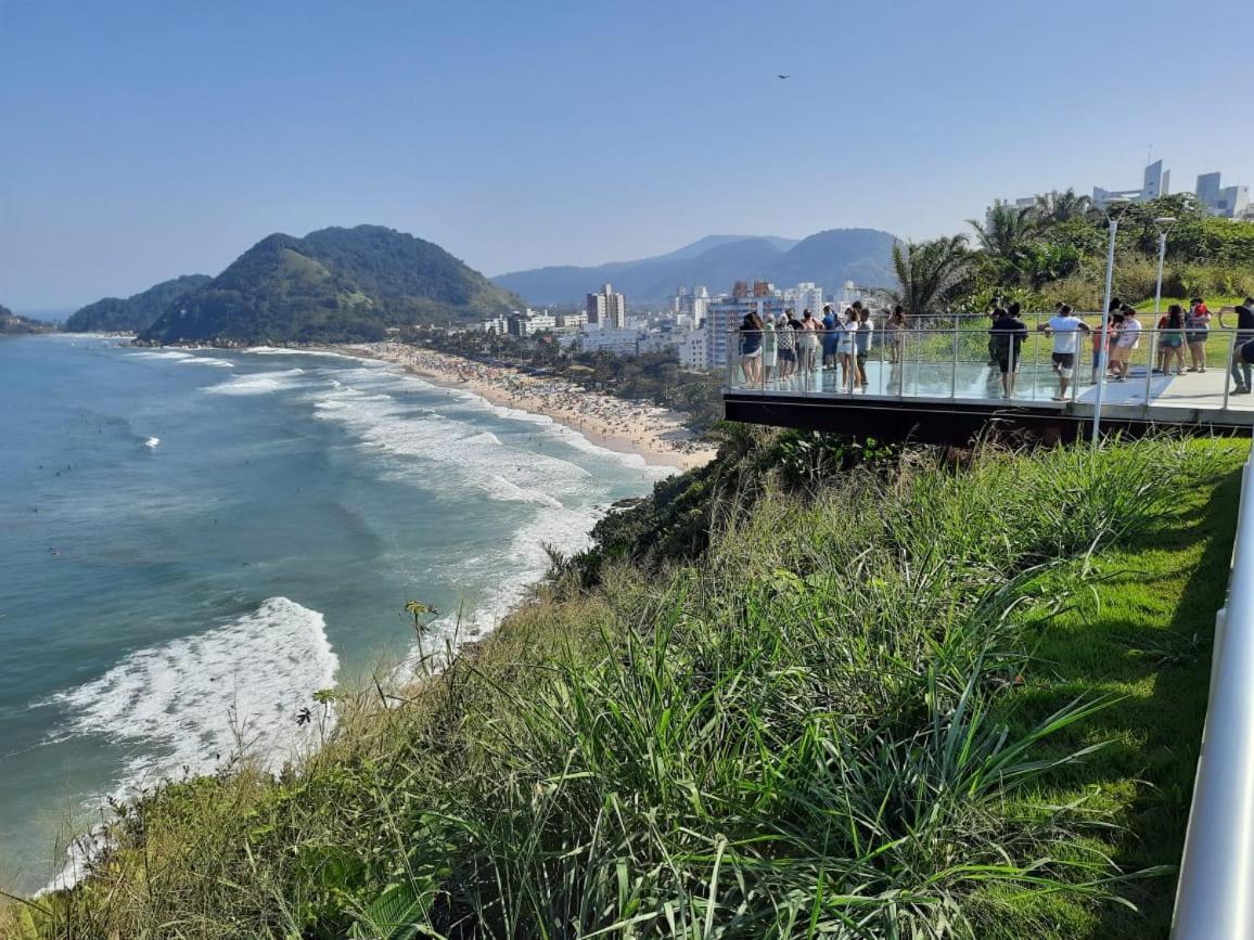 Apartamento Enseada: Beachfront Oasis with 3 Bedrooms and 2 Balconies Guaruja Exterior photo